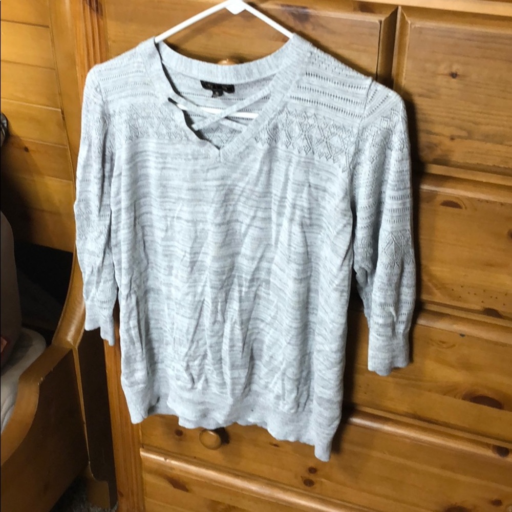 Light weight sweater